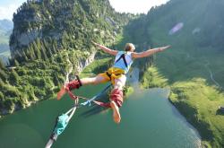 开云官方app入口-从一个人的战争到一个国家的胜利，辛纳如何以队长之姿，在ATP总决赛的绝境中重写网球哲学