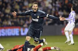 开云官方app入口-F1巴林站双线叙事，红牛二队逆袭马丁，拉塞尔独奏高光时刻