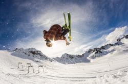 开云体育-球台如战场，当奥地利铁壁鏖战德国意志，梁靖崑的孤独王座