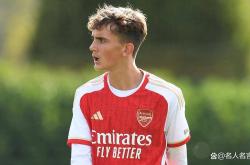 开云体育下载-包含阿森纳球员技惊四座：年轻新星崭露头角的词条