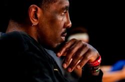 开云下载-深圳队翻盘国王，欧文刷新纪录