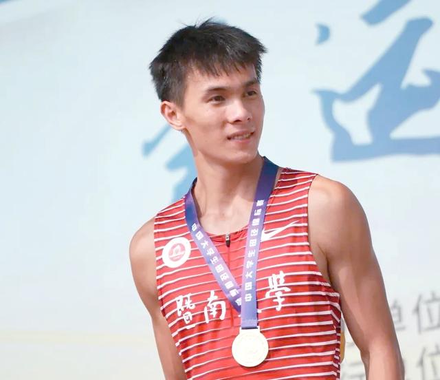 运动员们在比赛中展现出色表现取得胜利
