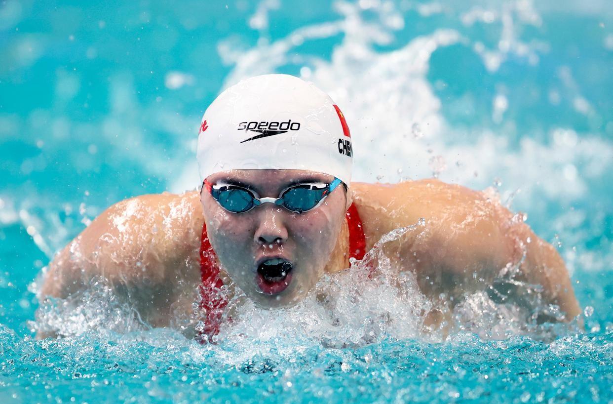 一位年轻球员在比赛中脱颖而出