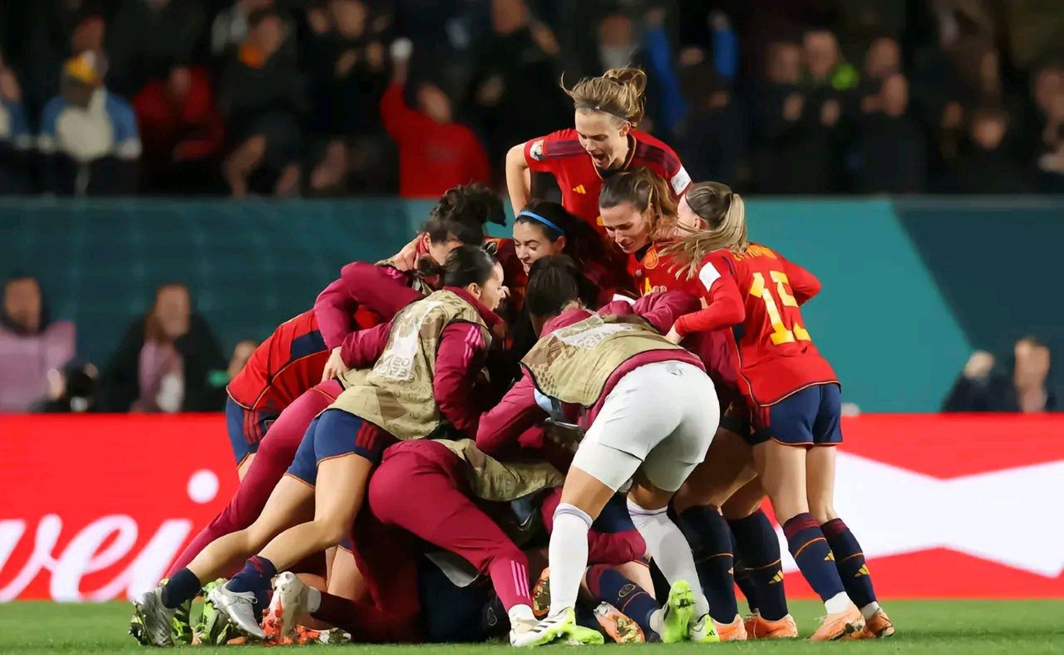 西班牙女足1-0击败南非队，女足世界杯小组赛全胜