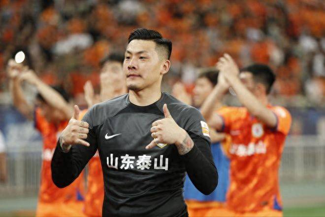 赫罗雪夫晃过河北华夏门将助球队占得先机