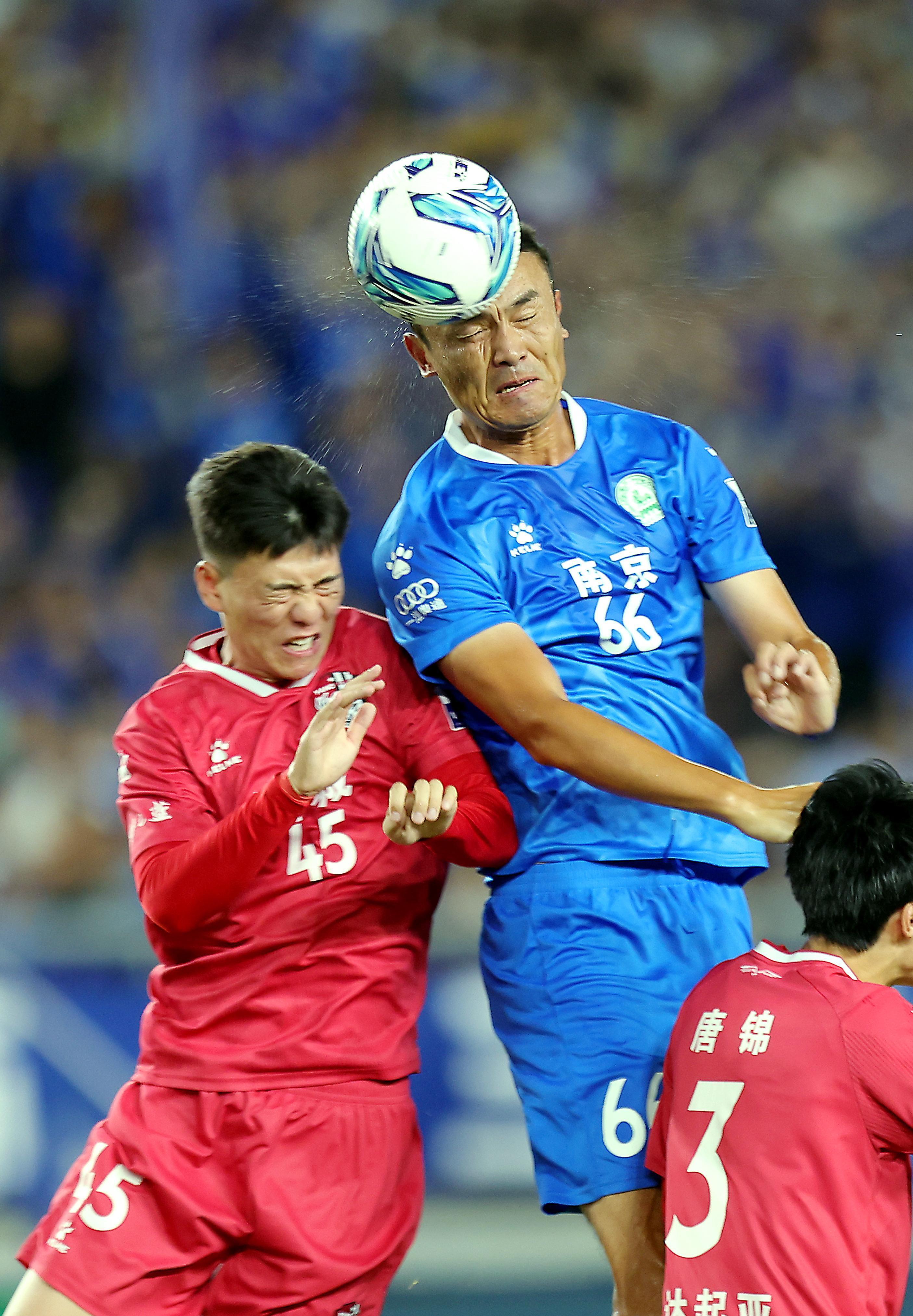 南京队在比赛中力挽狂澜，取得关键三分